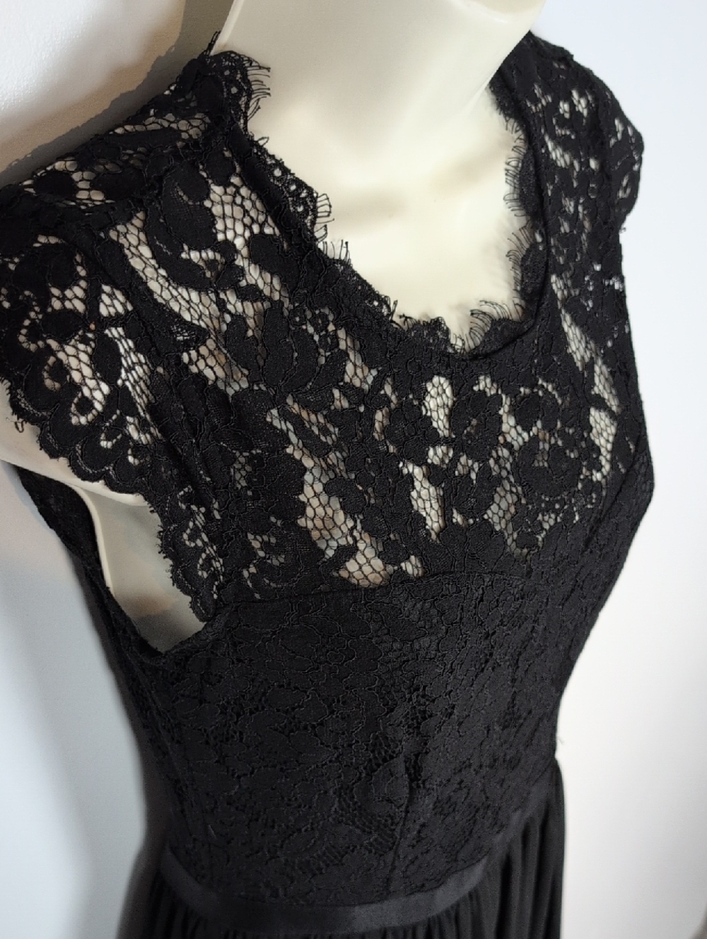 Miusol Lace and Chiffon Formal Evening Maxi Dress - Picture 3 of 9